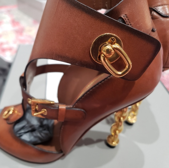 RARE Tom Ford 24k Chain heels - Picture 4 of 8